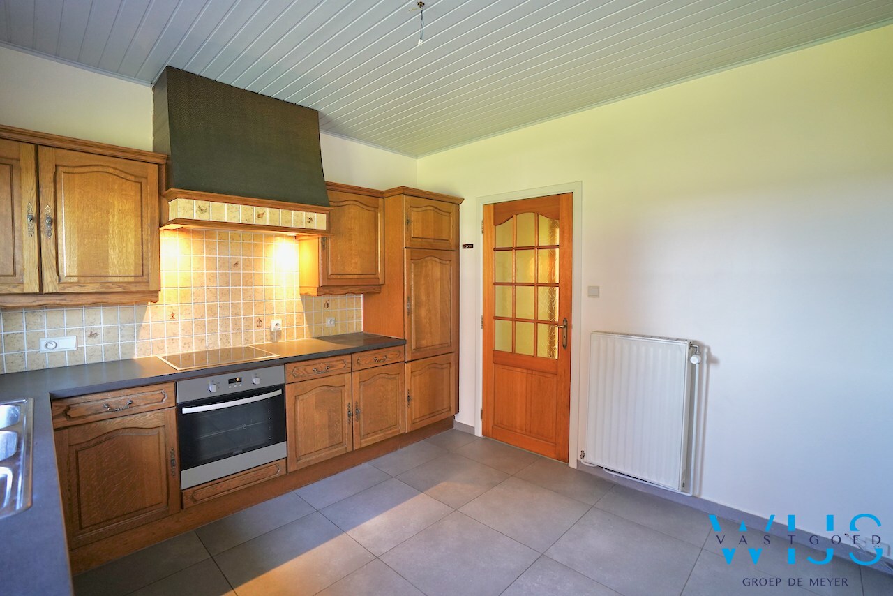 Instapklare gezinswoning met 4 slaapkamers in woonwijk te EVERGEM ! 