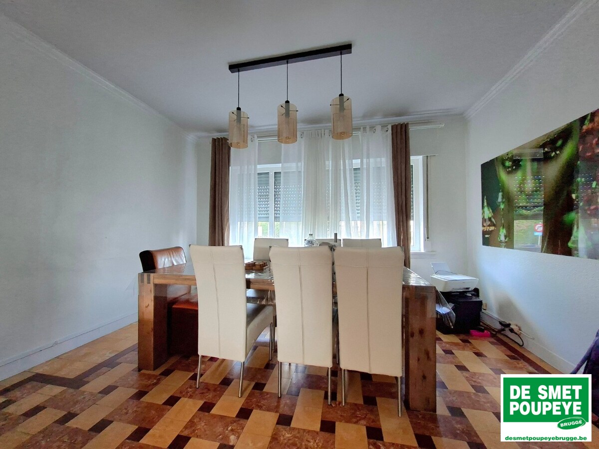 Ruime woning met garage 