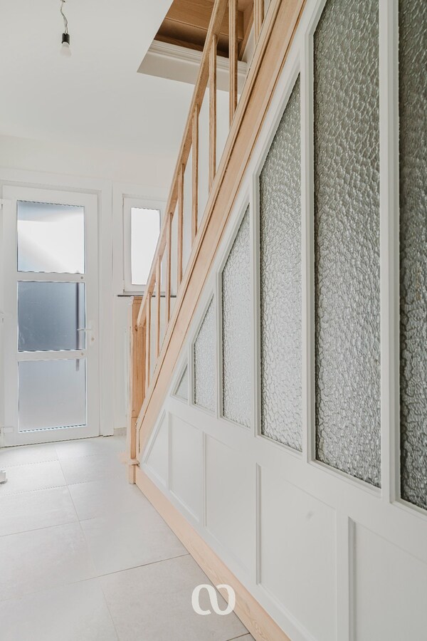 Gerenoveerde huurwoning met 3 slaapkamers en garage in het centrum van Etikhove 