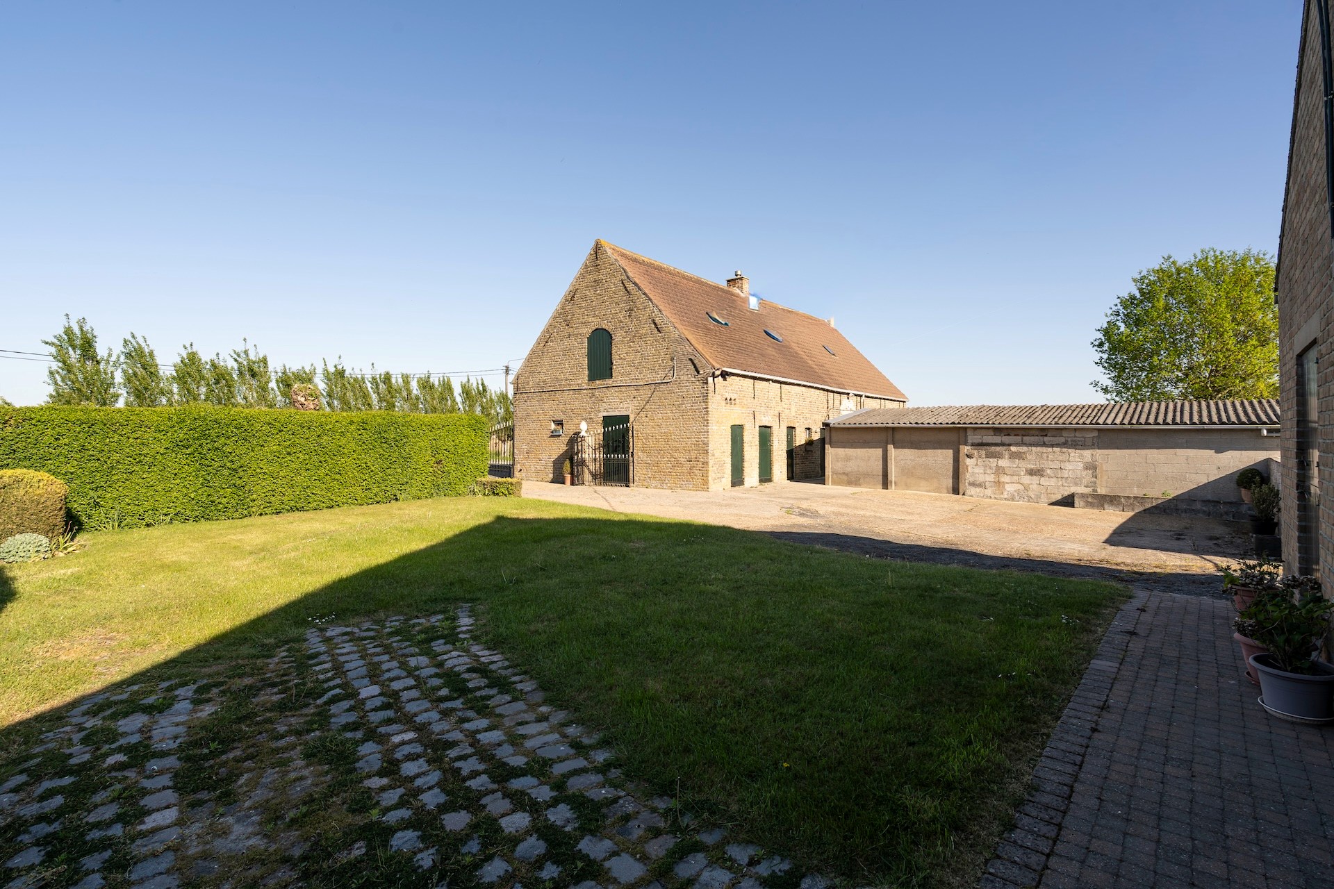Karakterhoeve te renoveren tussen Knokke en Brugge 