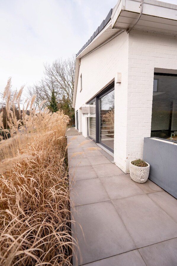 EXCLUSIEVE LOFTVILLA IN OASE VAN RUST OP ZUCHT VAN ZEE 