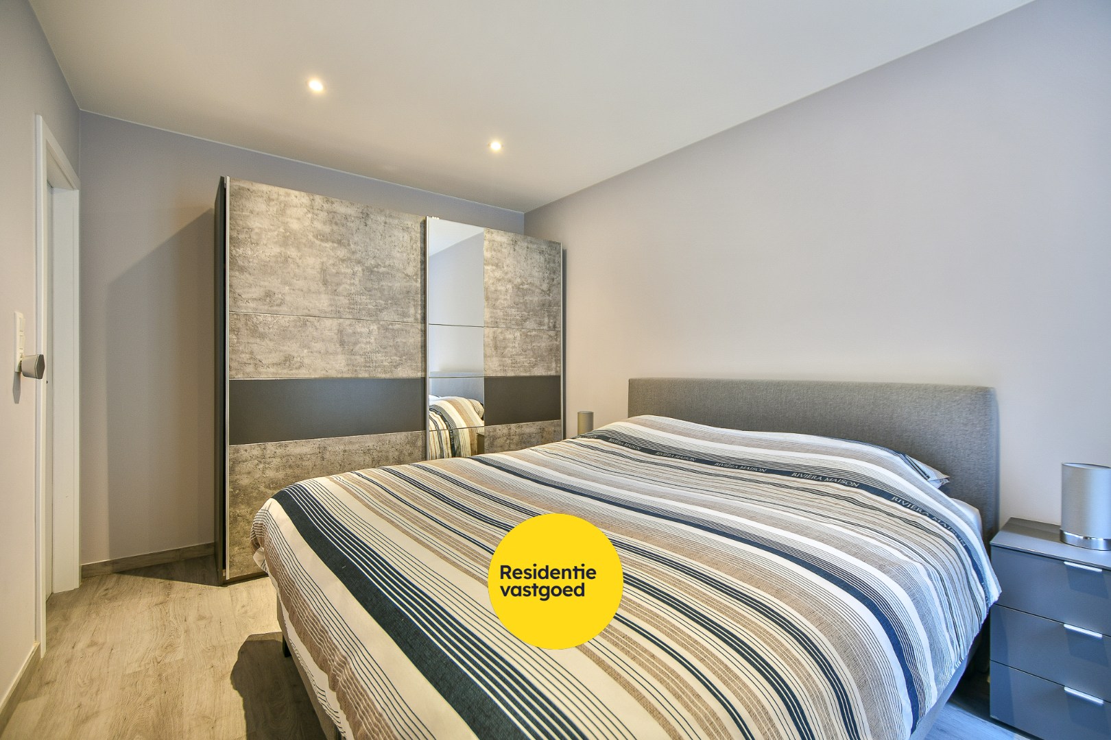 Gerenoveerd appartement met 2 slaapkamers te koop op toplocatie te Blankenberge! 