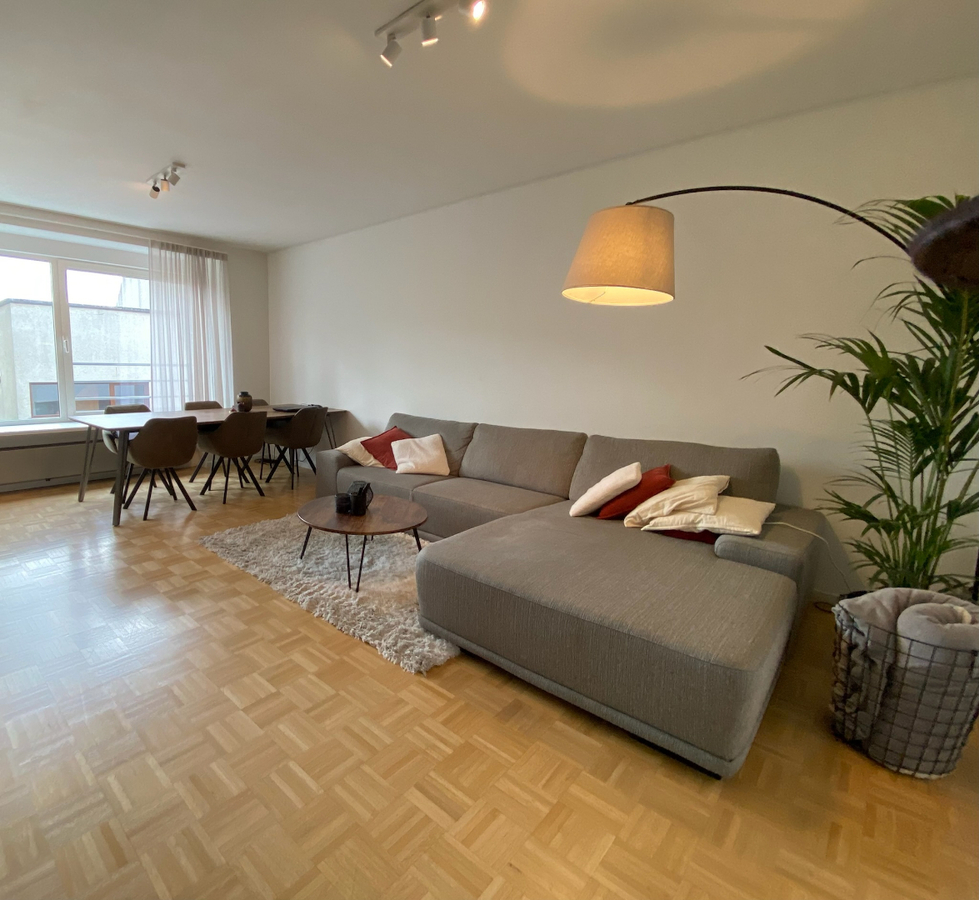 Lichtrijk 2 slaapkamer-appartement nabij de Sterre. 