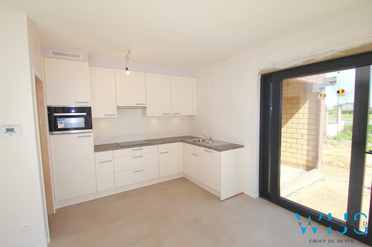 Compleet van A tot Z vernieuwd woonhuis te KLUIZEN /WIPPELGEM 