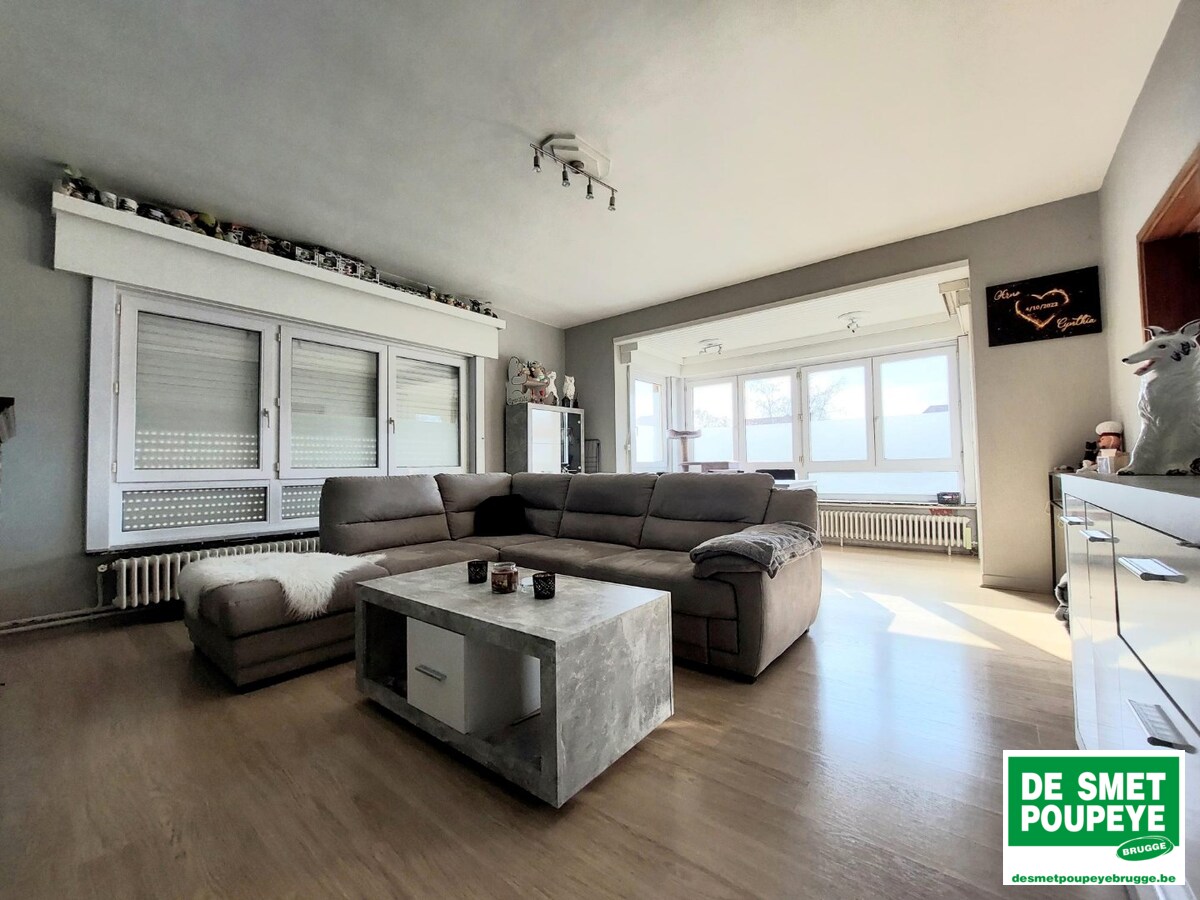 Appartement met terras en garage 