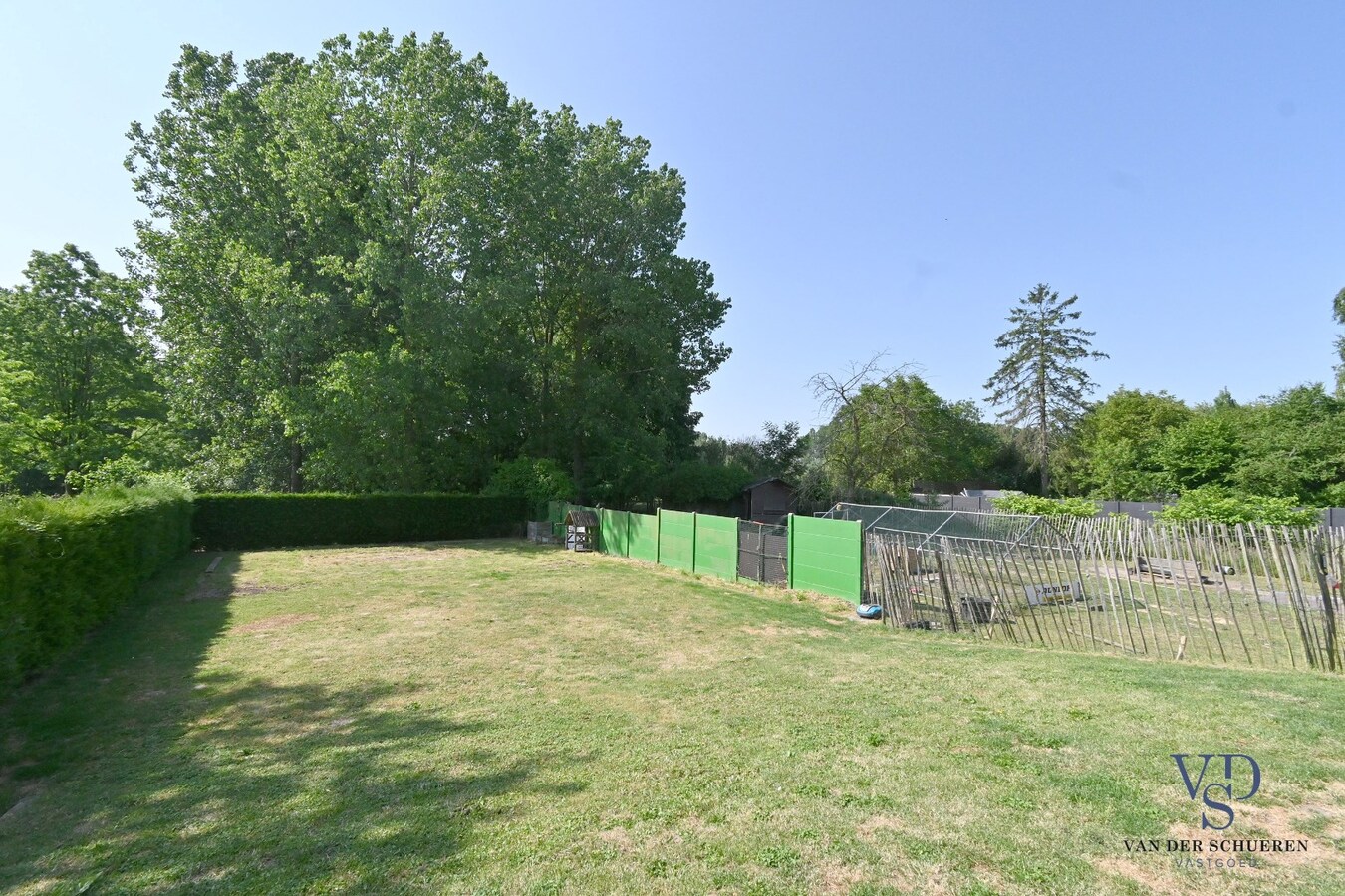 Multifunktioneel pand op top-ligging. 