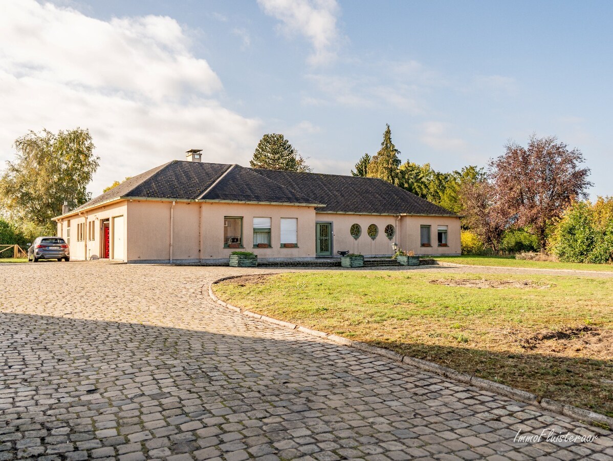 Goed gelegen ruime villa met weiland 