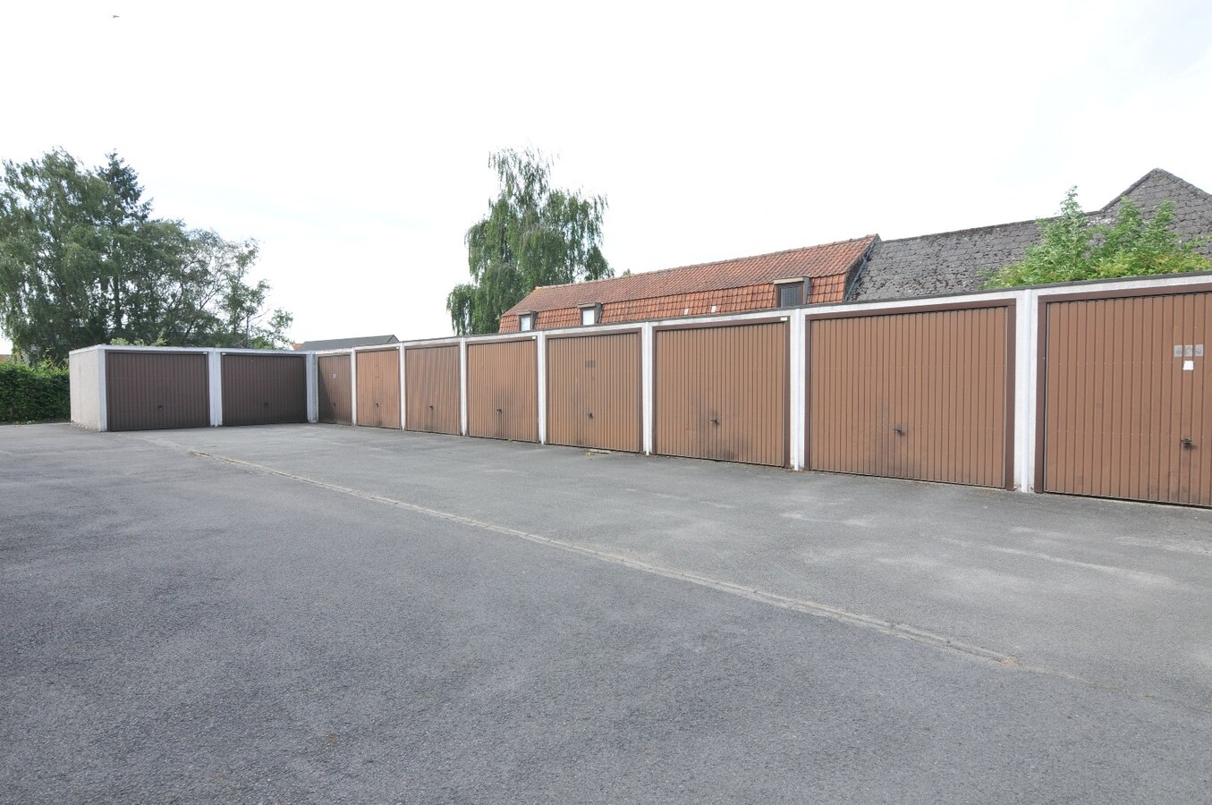 Ruim en instapklaar appartement met garage in Sint-Denijs 
