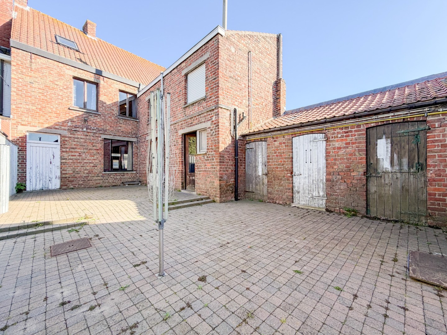Ruime gezinswoning met 4 slpk, garage en tuin/terras, Ichtegem 