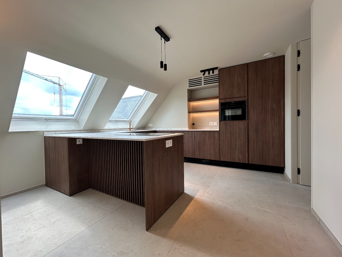 Prachtig dakappartement met 2 slaapkamers, nabij de markt van Geel! 