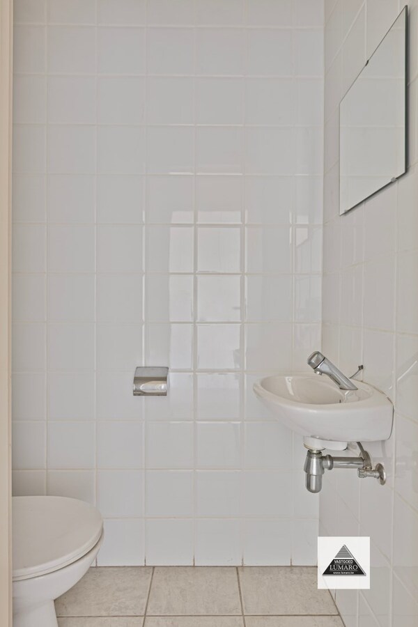 Handelsruimte/praktijkruimte van 23 m² op commerciele locatie! 