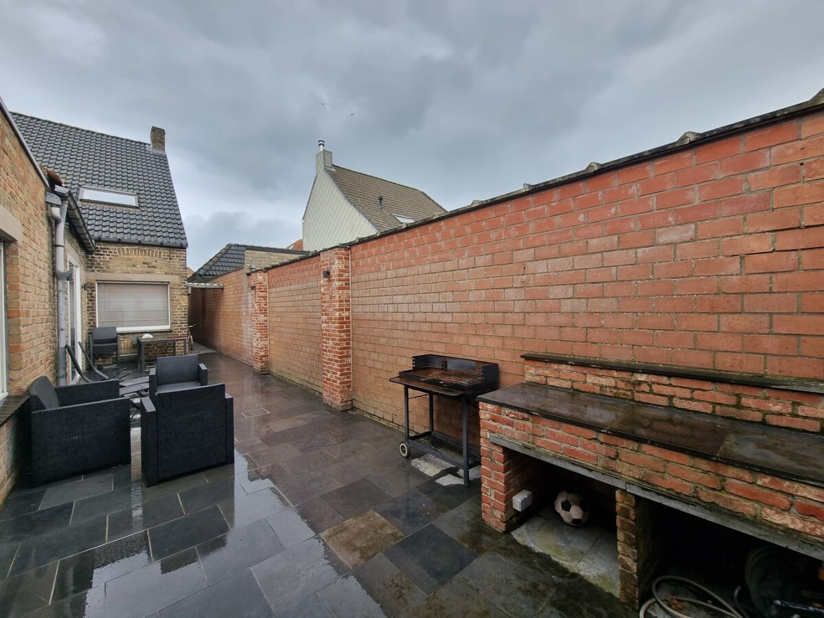 Mooie, halfopen gezinswoning te Dudzele 