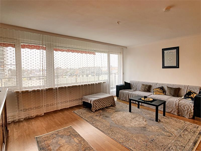 Ruim appartement met drie slaapkamers op wandelafstand van het centrum! 