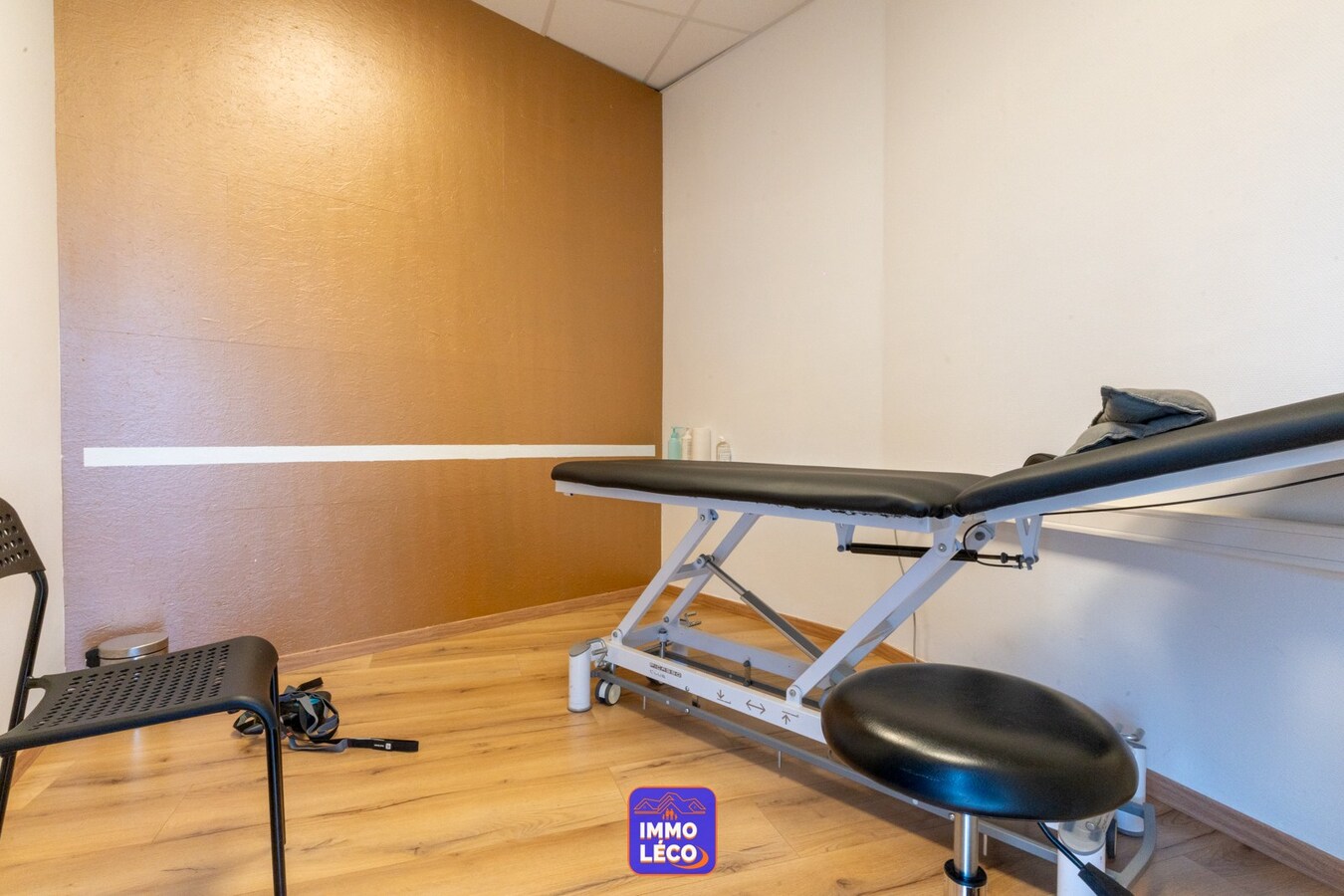 Espace commercial idéal pour bureaux, profession libérale, indépendants divers, commerce, etc... 