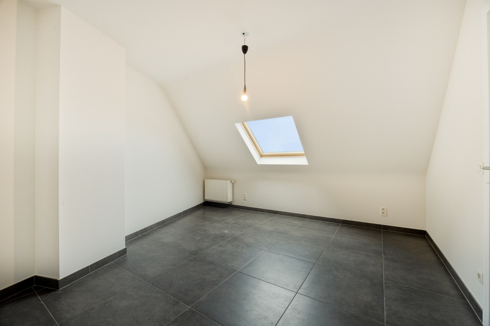Instapklaar duplex app. met 2 slpk te centrum Halle 