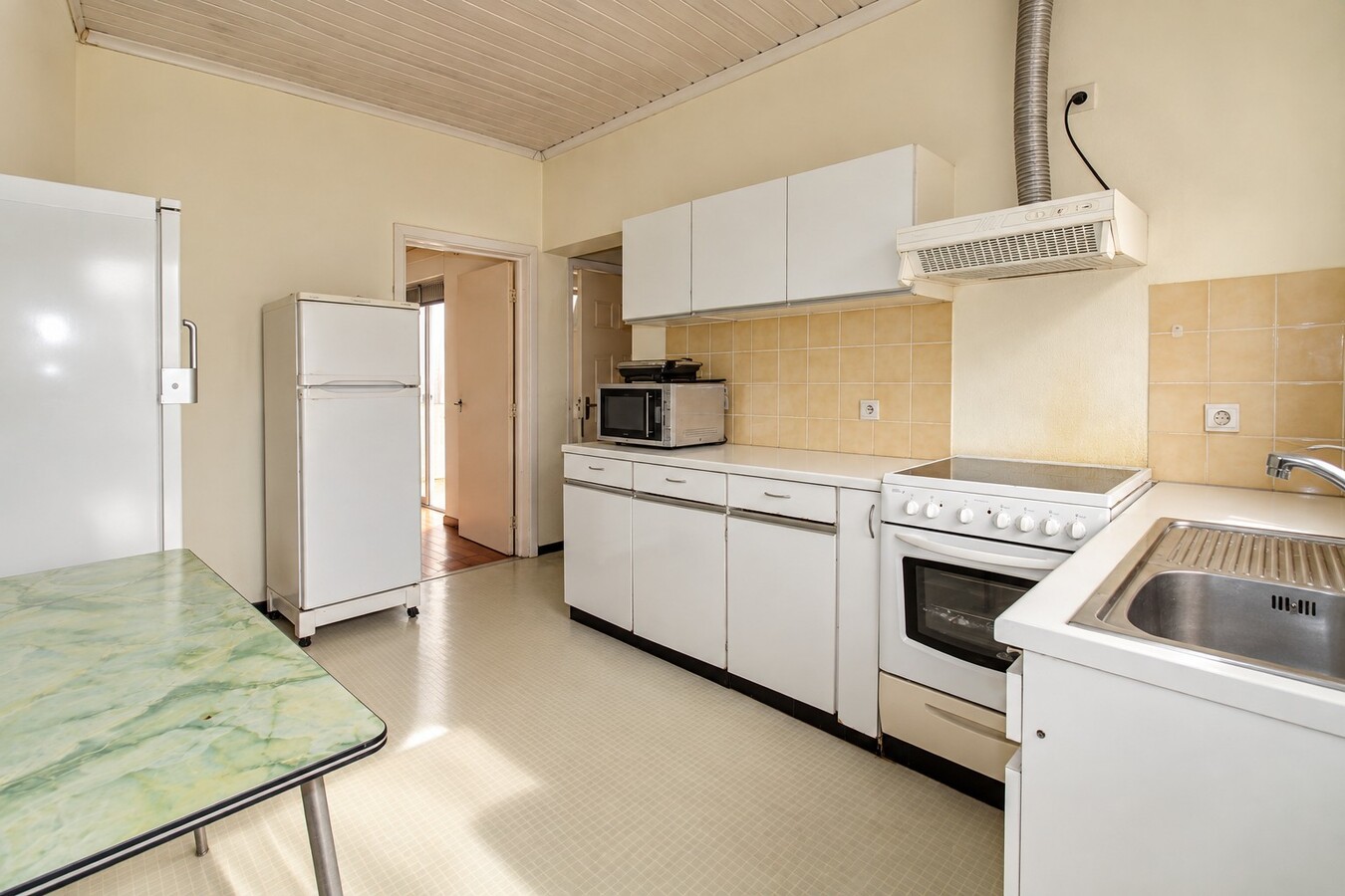 Te koop: Centraal gelegen stadwoning met 4 slaapkamers en diepe zuidgerichte tuin in Sint-Niklaas! 