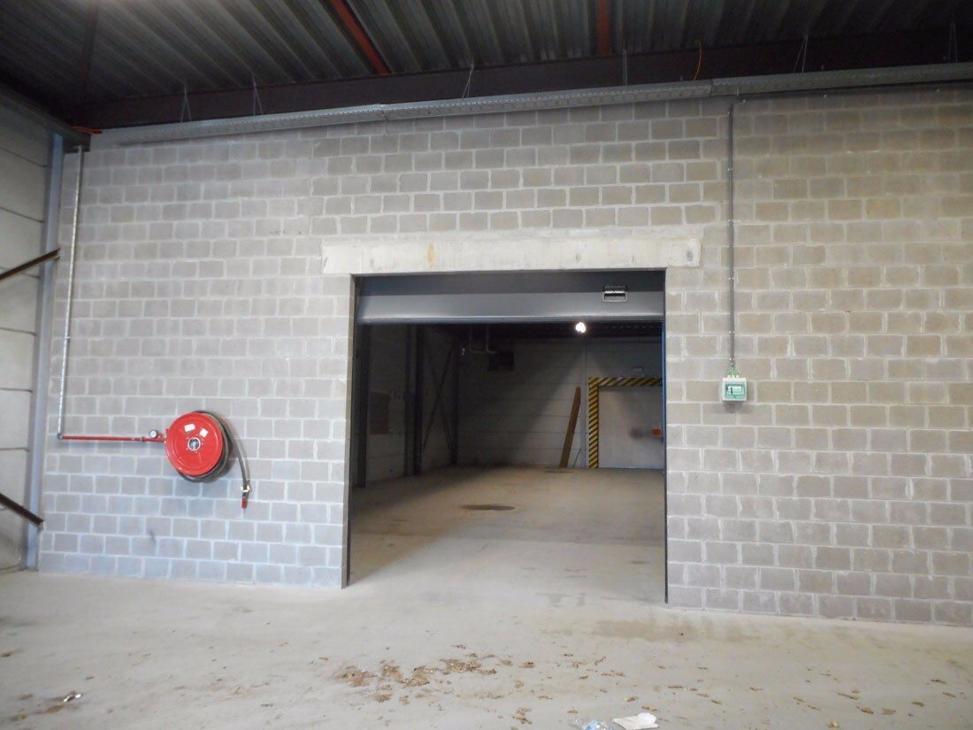 Strategisch gelegen magazijn of opslagruimte te Houthalen-Helchteren 