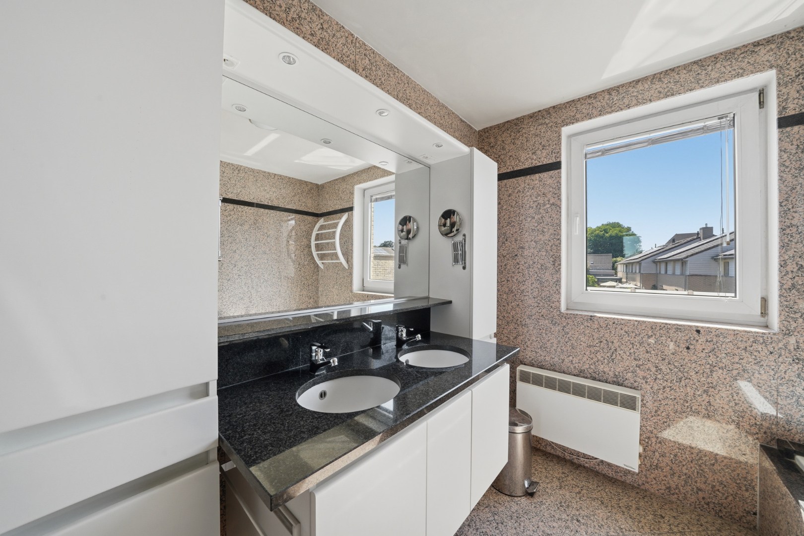 Instapklaar appartement met 2 slaapkamers en terras van 63 m² 