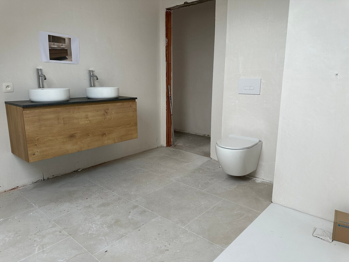 Afgewerkt nieuwbouw app. (3 slpks.) in Residentie Martinus 