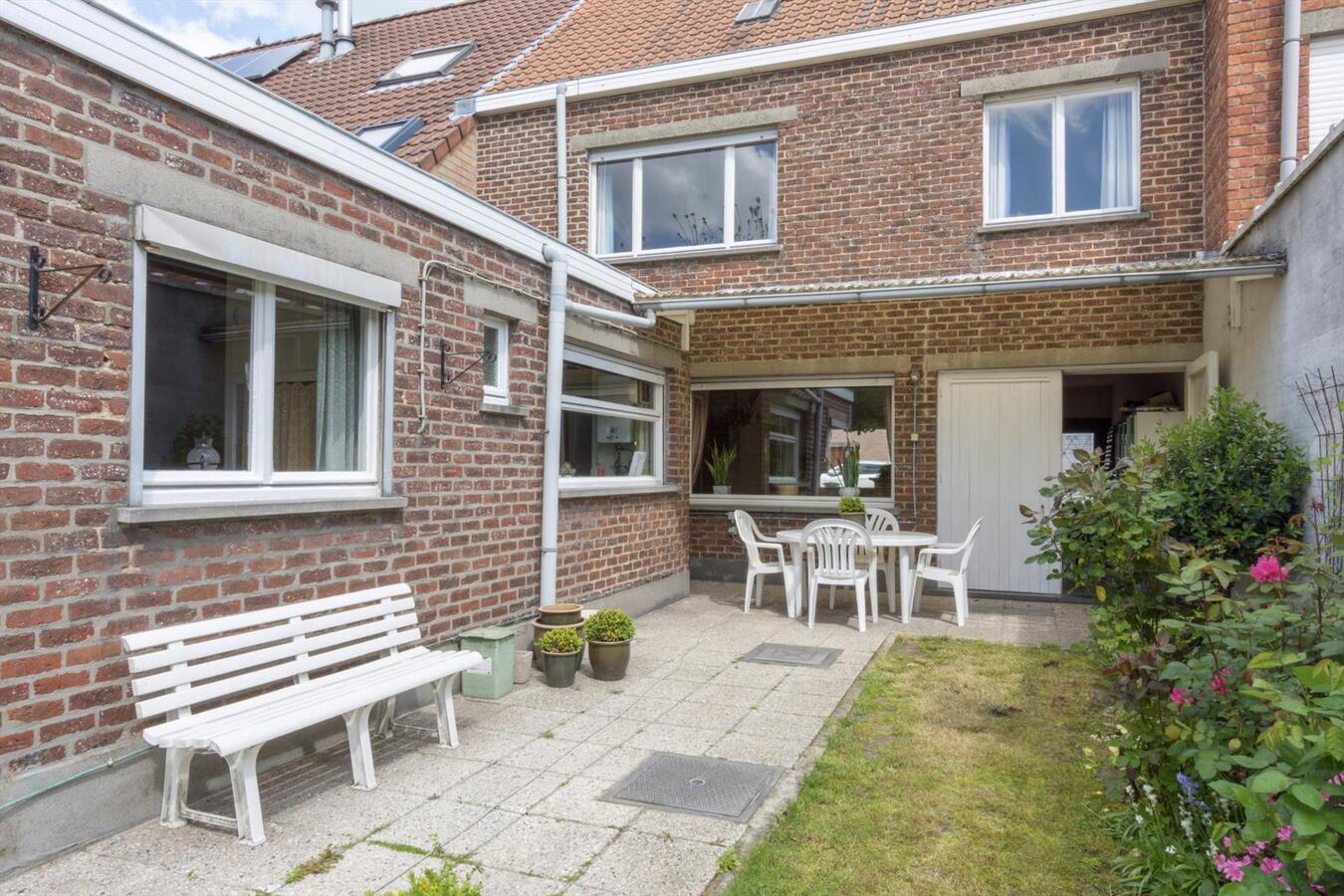 Kwalitatieve woning met ruime tuin &amp; garage te Gentbrugge 
