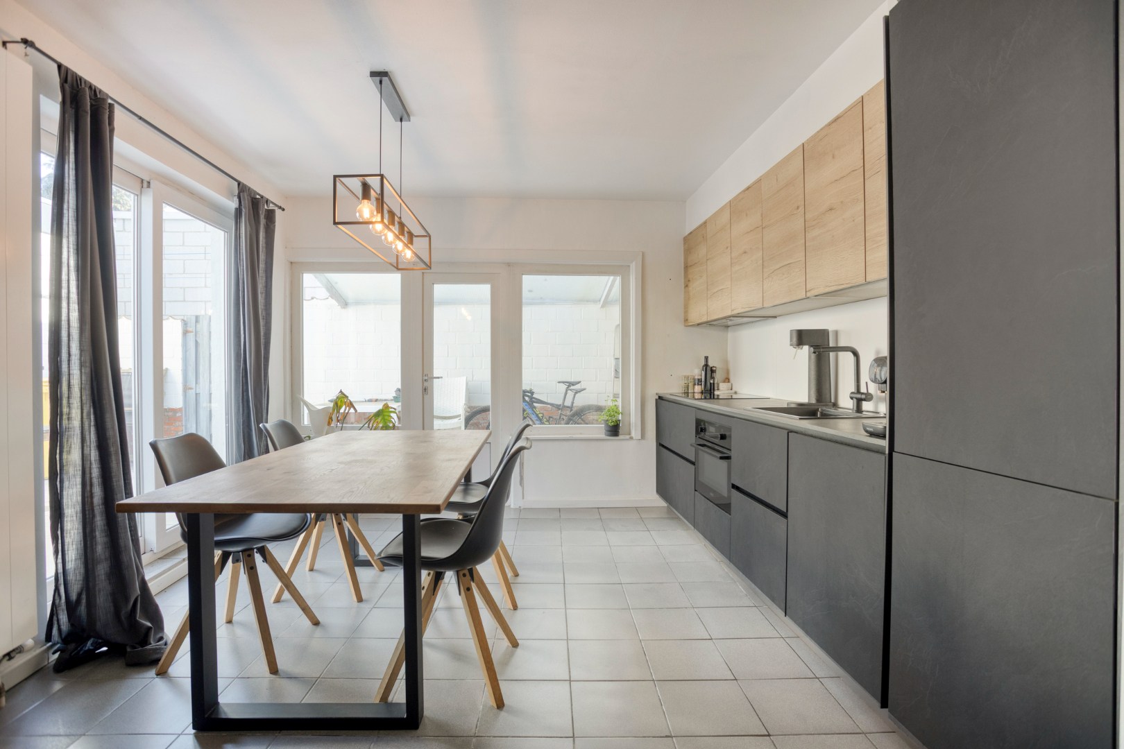 Charmante woning met 3 slpk. en gezellige patio in het centrum van Geel-Sint-Dimpna 