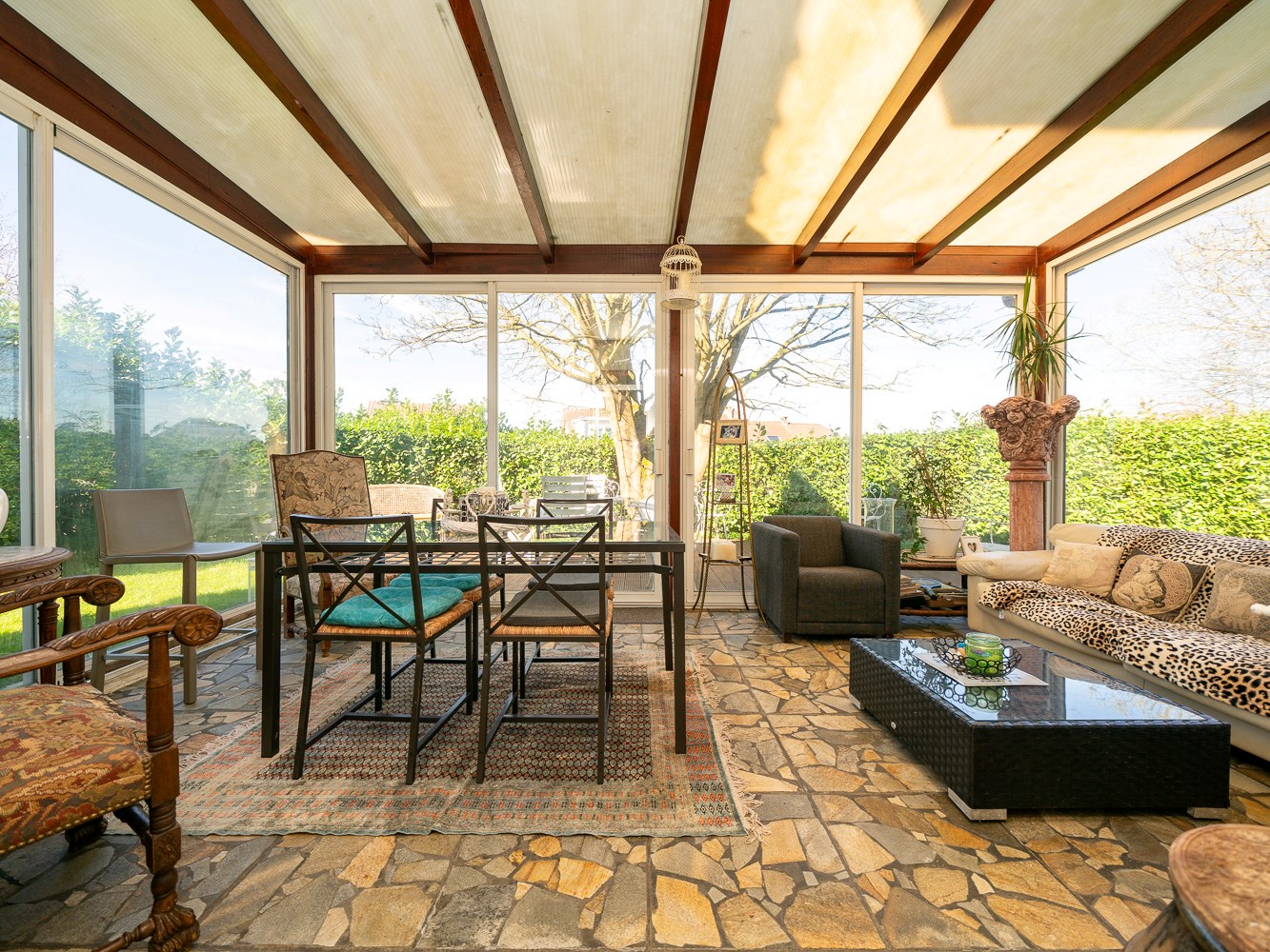 Statige villa in het centrum van Dilbeek 