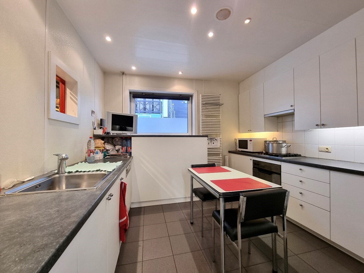 Handelszaak (hoekligging) op absolute topligging in Heist 