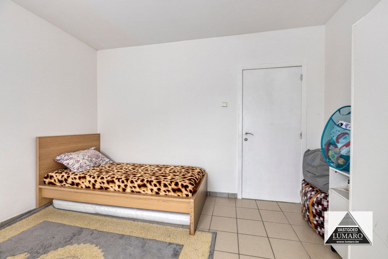 Goed gelegen gelijkvloers app. met 2 slaapkamers en garage 