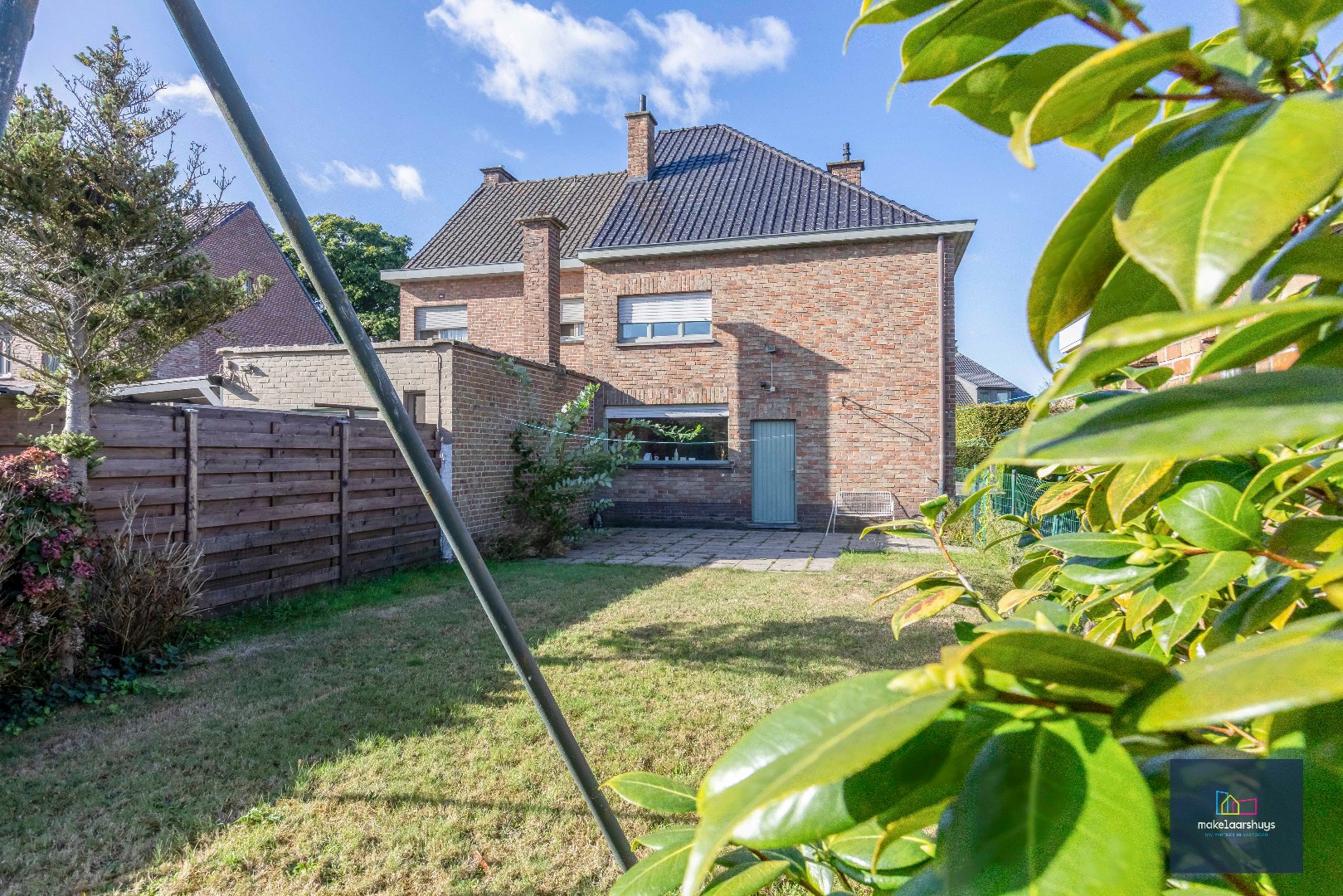 Ruime HOB met 4 slpk, ruime zolder, tuin en garage 