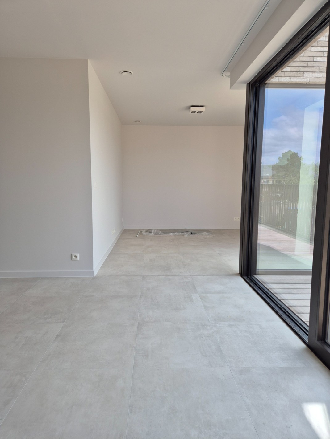 Nieuwbouwappartement met 2 slaapkamers en terras 