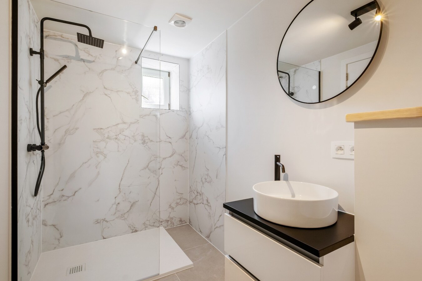 Trendy halfopen bebouwing met tuin en uitweg te Wevelgem ! *** NONO INSPIRED*** 