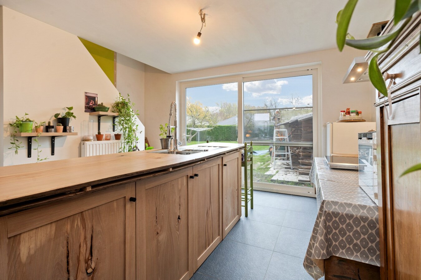 Landelijk gelegen, vrijstaande woning op ruim perceel van 670m² 