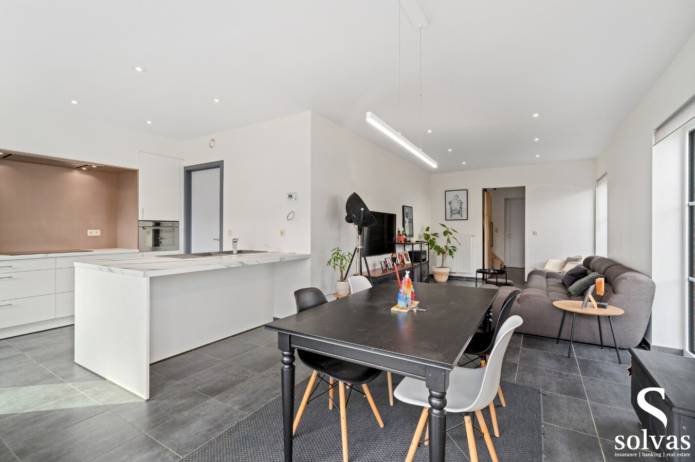 IN OPTIE: Recente halfopen bebouwing in rustige woonwijk 