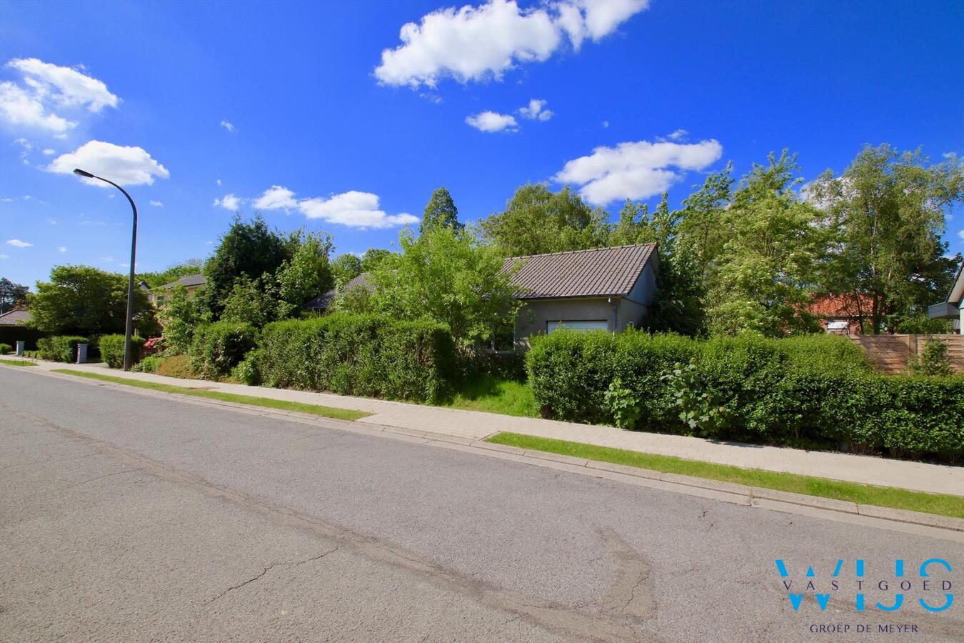 Woning op een grond van 1458 vierkante meter ! Buitenkans ! 