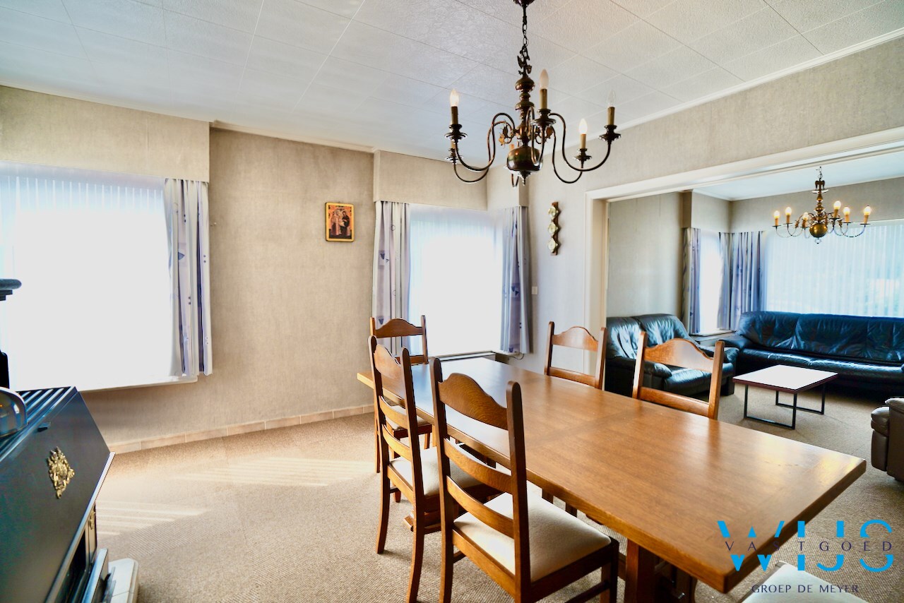 Stevig woonhuis centraal in Ertvelde ! 