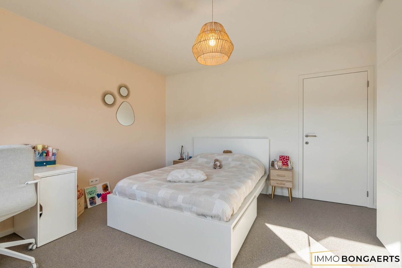 Energiezuinige woning met zwembad op rustige ligging in As 