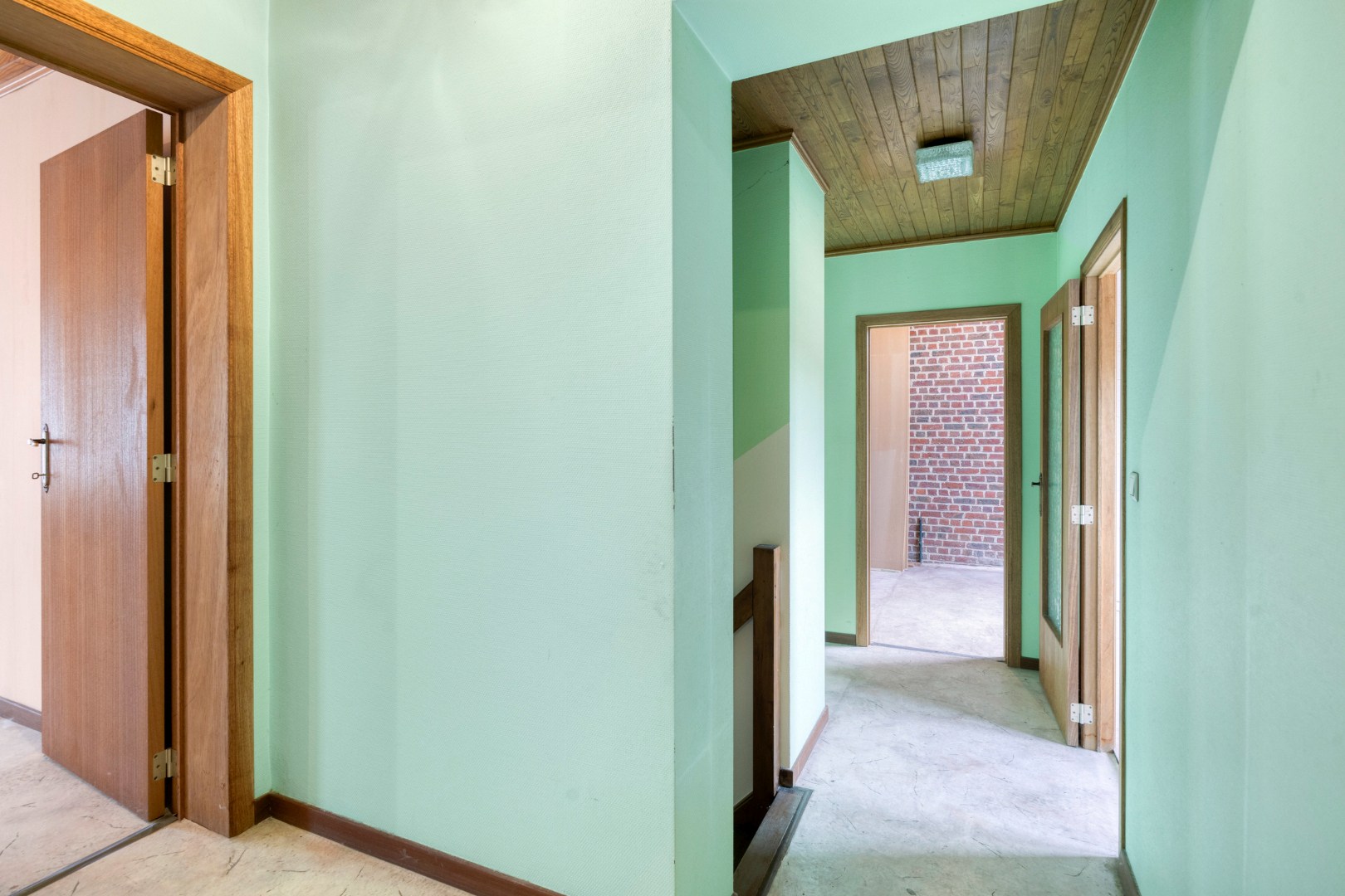 Ruime woning met ruime tuin en garage op een perceel van 802m² in Holsbeek – EPC 280 kWh/m² - bewoonbare opp. 243 m² 