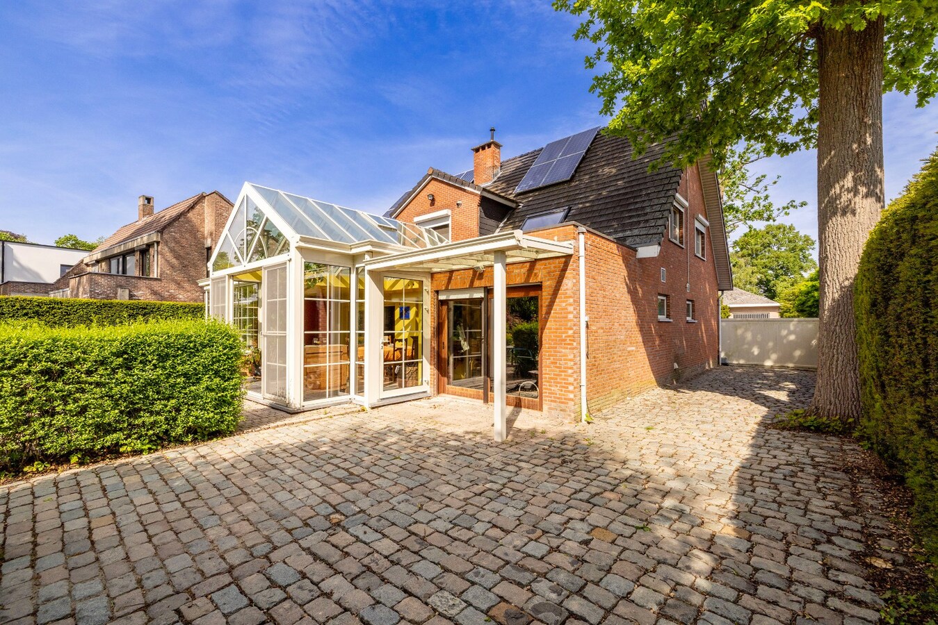 Ruim en charmant landhuis met 4 slpks en prachtige tuin 