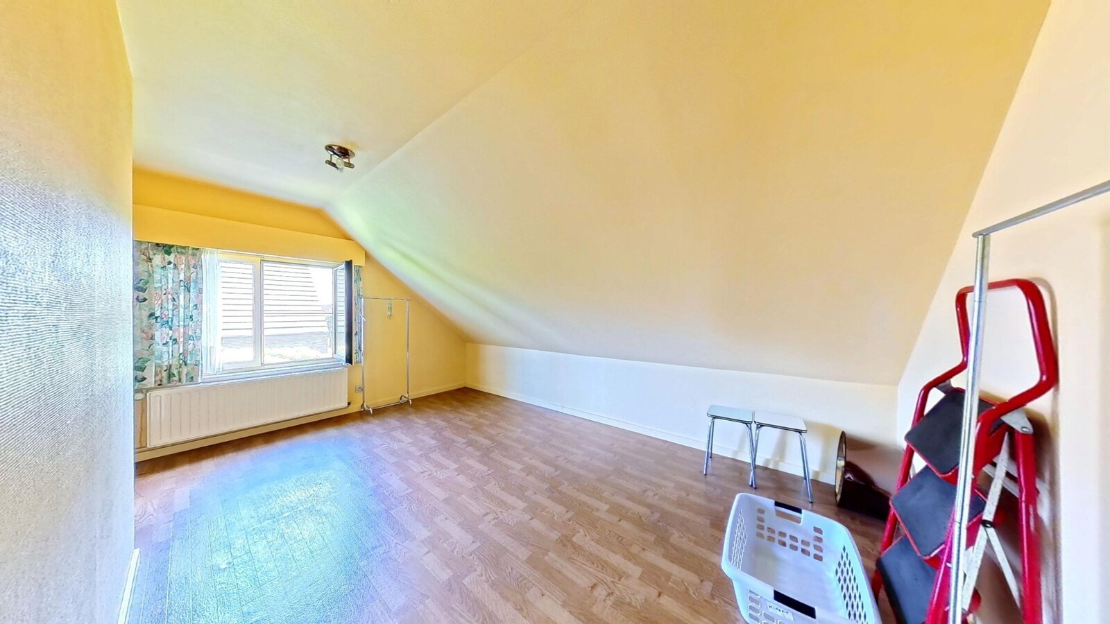 Bijzonder ruim én rustig wonen. 
