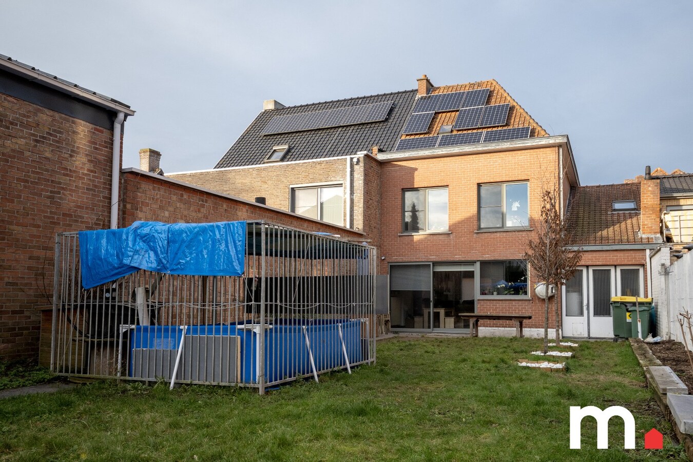 Instapklare woning te Lauwe met 4 slaapkamers nabij het centrum met garage ! 