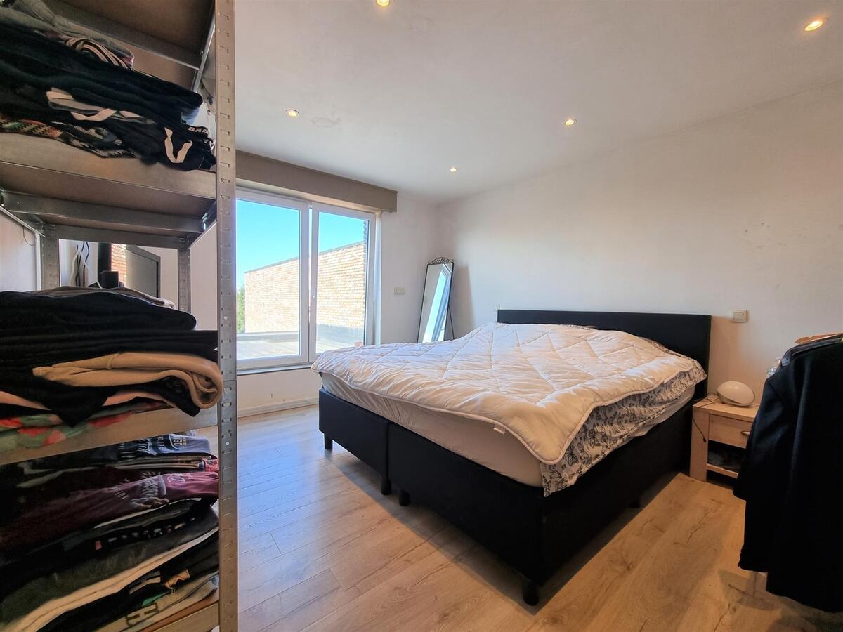 Knap gerenoveerde woning met grote tuin en oprit - Dudzele 