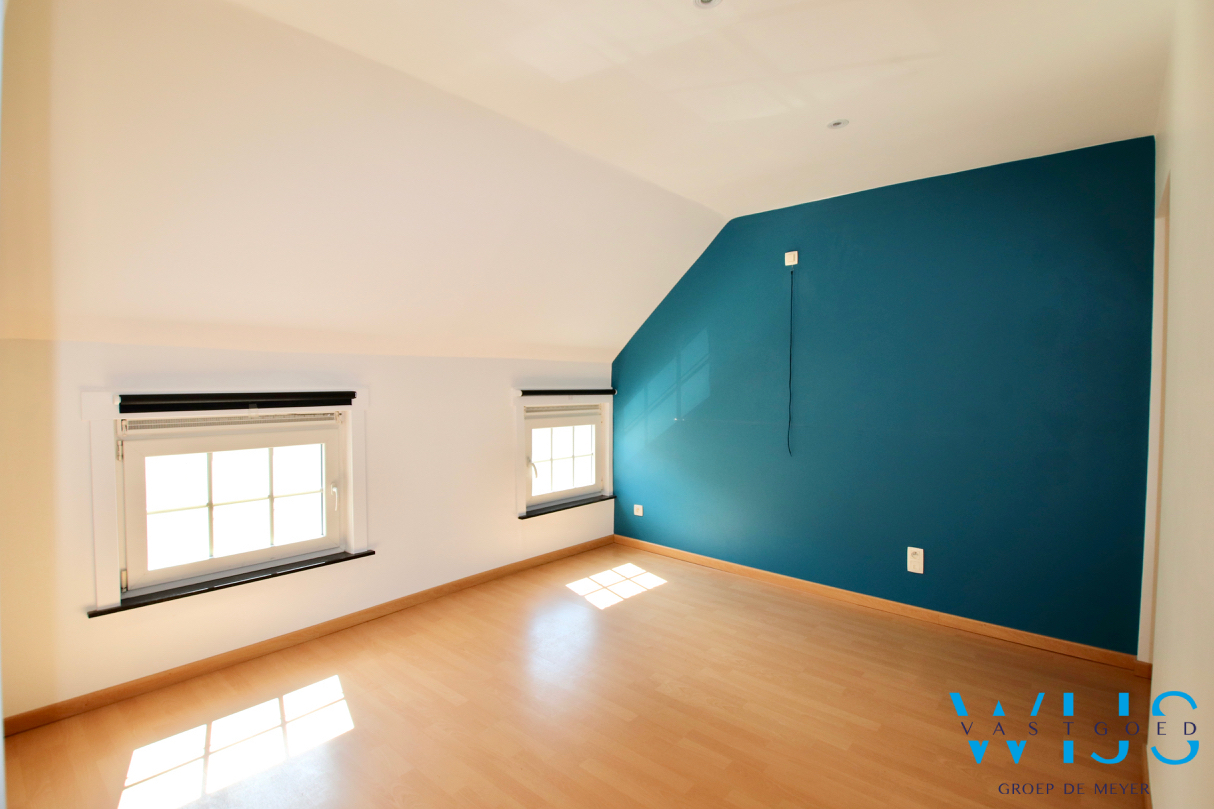 Instapklare en leuke gezinswoning in hartje EEKLO ! 