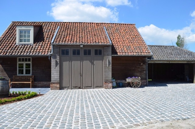 Unieke villa-landhuis op 1740m² landelijk gelegen te Eeklo 