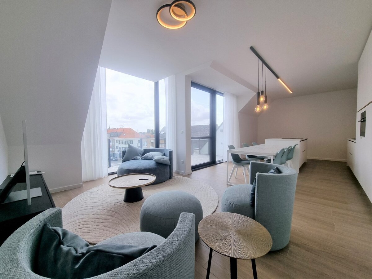 Prachtig, zeer luxueus nieuwbouwappartement met groot terras en open zichten - Heist 