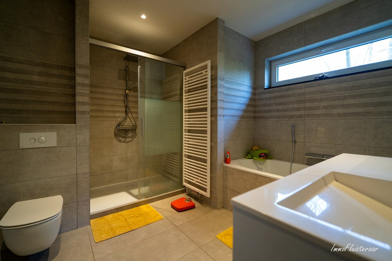 BEZOEKDAG OP 23 MEI VAN 10U TOT 14U. Landelijk gelegen woning met stallen en handig bijgebouw op ca. 7.025 m² (Optie aankoop extra aanpalend weiland van 5.735 m2) 