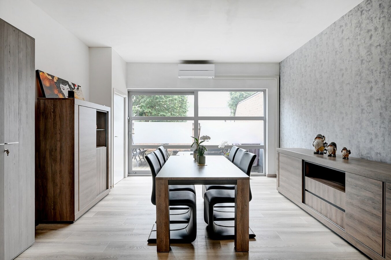 Ruim instapklaar appartement met grote terrassen 