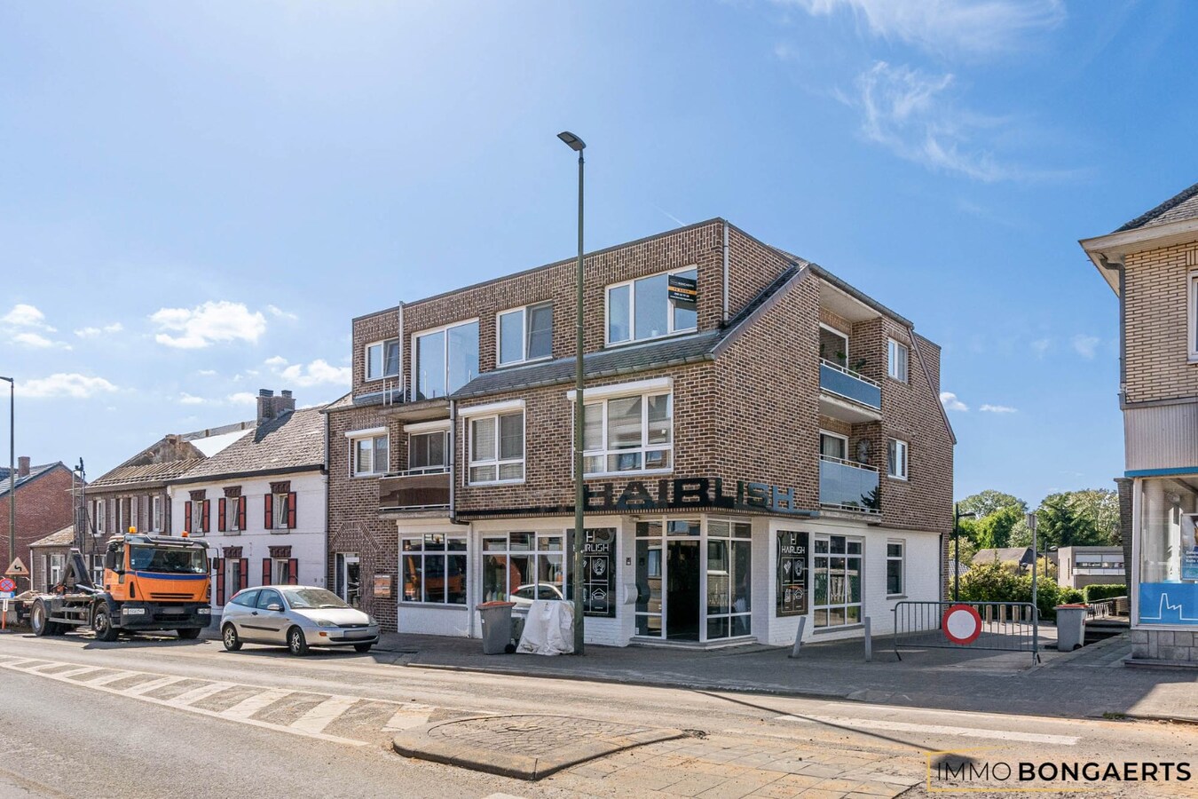 Gerenoveerd appartement met drie slaapkamers 