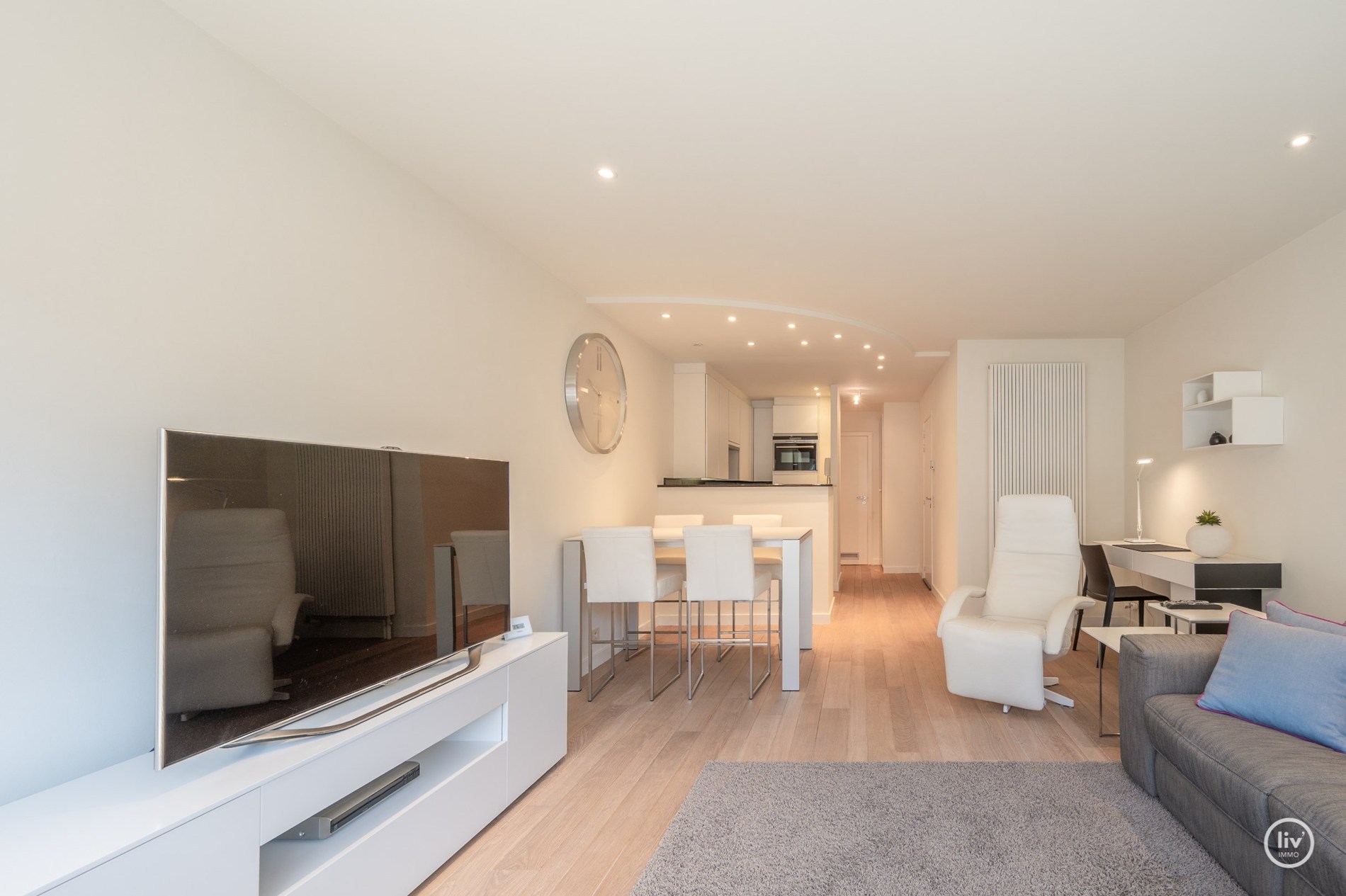 Aangenaam appartement met groot zonneterras gelegen in een rustige zijstraat van de Dumortierlaan. 