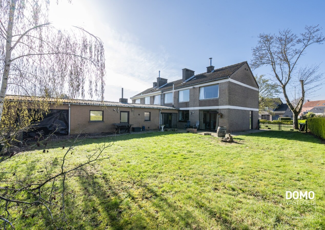 RUSTIG GELEGEN HALFOPEN BEBOUWING MET 4 SLAAPKAMERS EN EXTRA STUDIO OP EEN PERCEEL VAN 11A 45CA TE DIEPENBEEK 