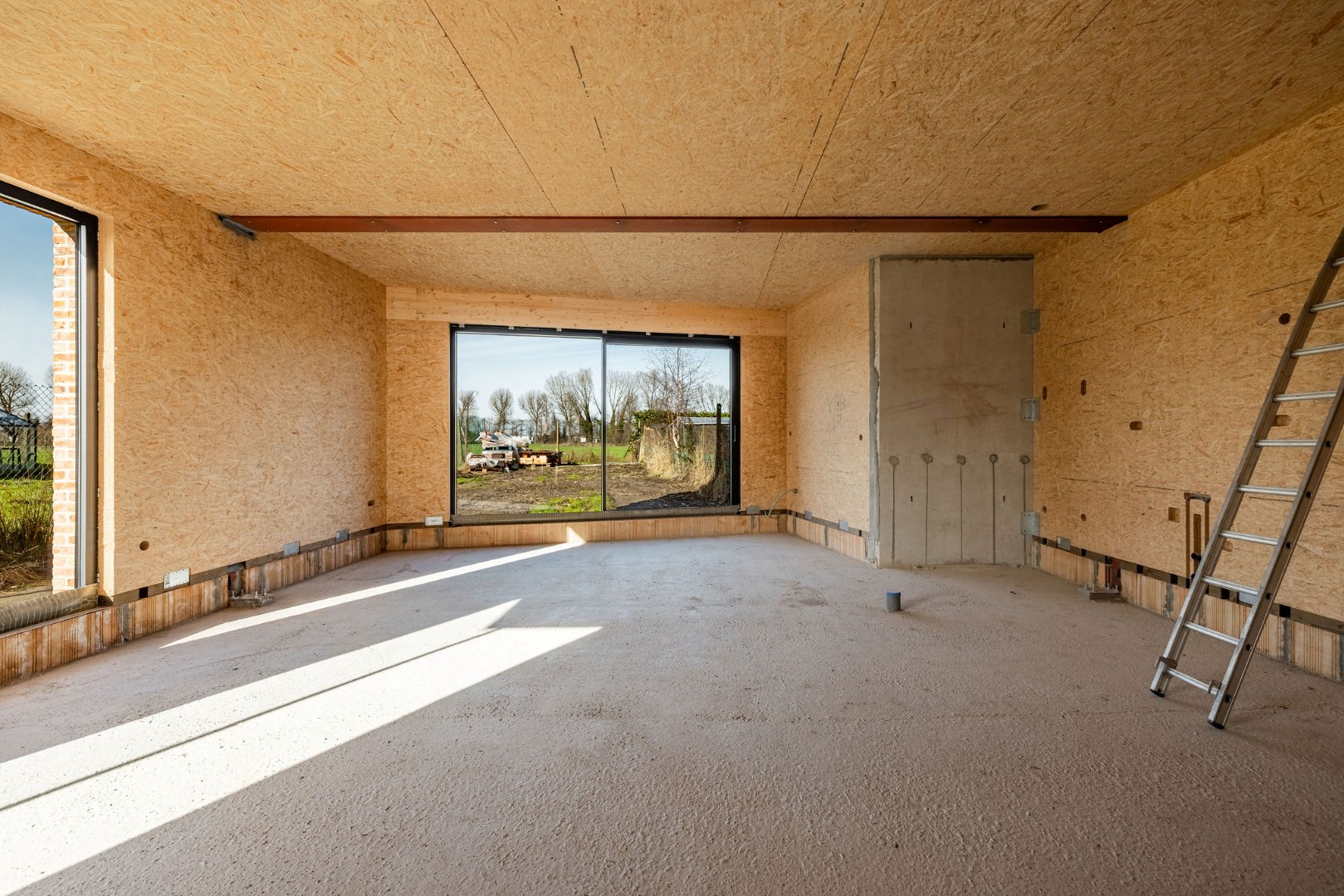 Exclusieve woning met 5 slaapkamers en royale tuin in Kruibeke, vlak bij Antwerpen 